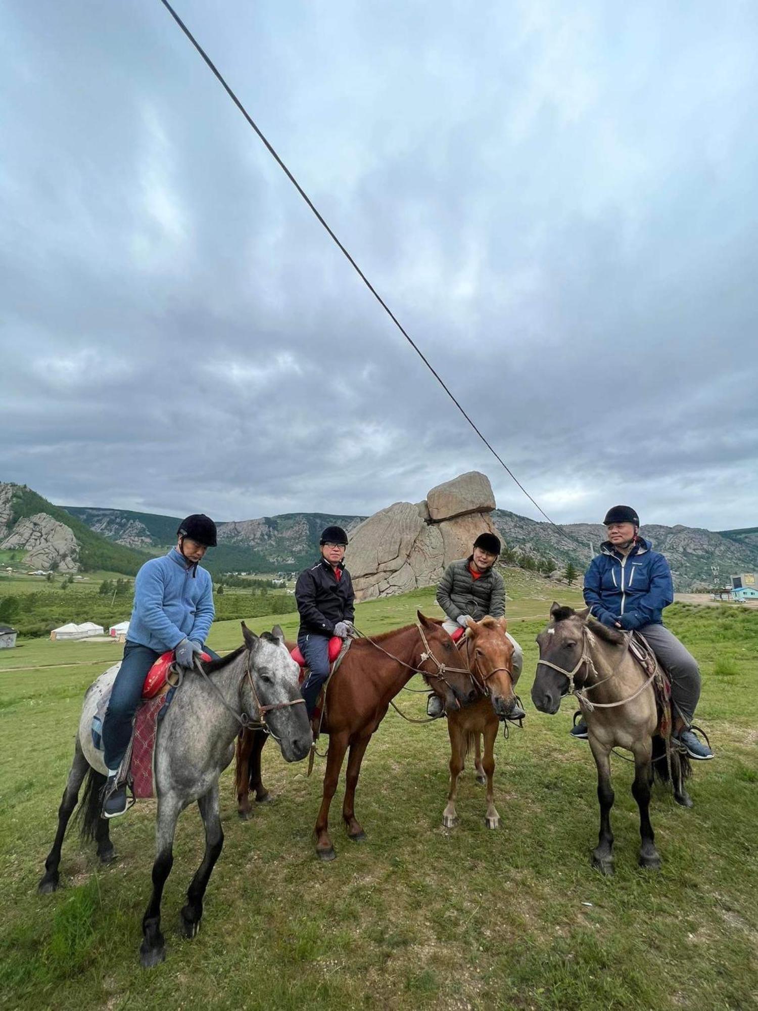 Camel Track Guesthouse And Tour Operator Llc Oelan-bator Buitenkant foto